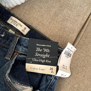 NWT Abercrombie Curve Love The 90s Straight Ultra High Rise Jeans Size 26 Long